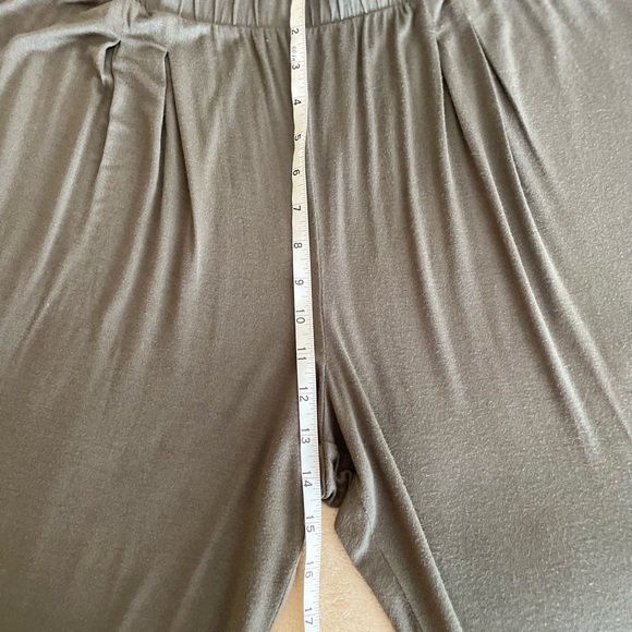 Forever 21 Plus Lightweight Comfort Jogger Pants - Size 2X - Picture 10 of 15